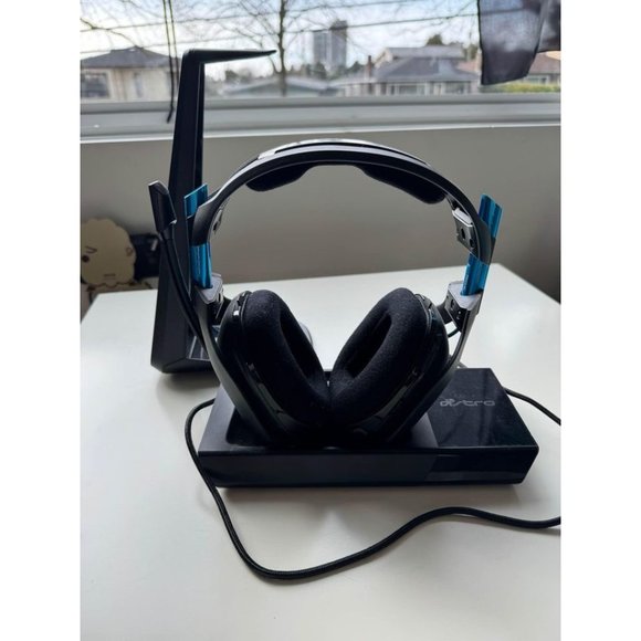 Astro A50 Wireless Headset - Picture 1 of 3